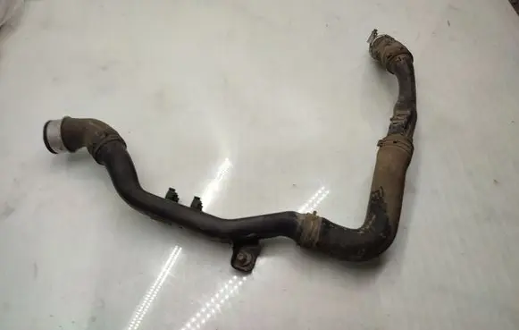 Volkswagen Jetta V Intercooler hose/pipe 1K0145945C