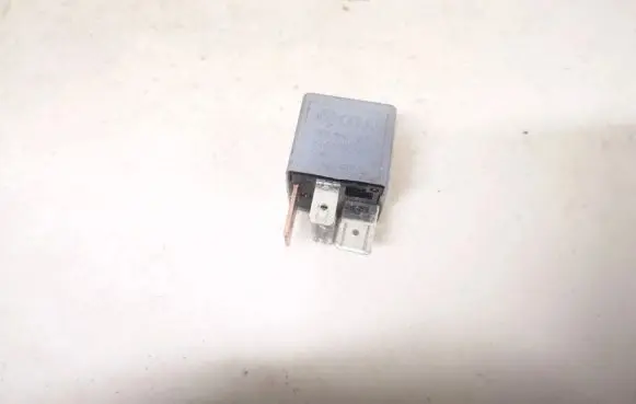 Volkswagen Golf V Other relay 1k0906381 v23134-b52-x426