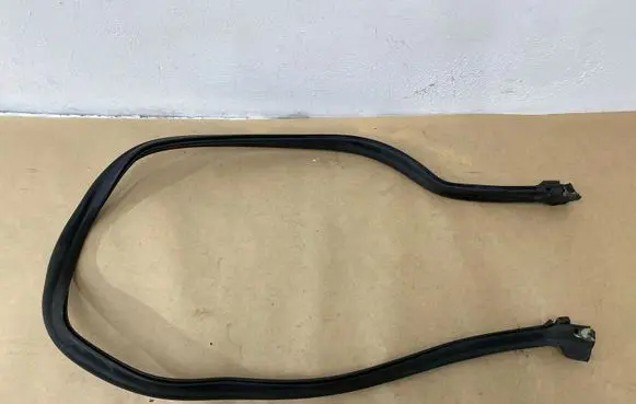 BMW Z4 E85 E86 Engine compartment rubber 7016192