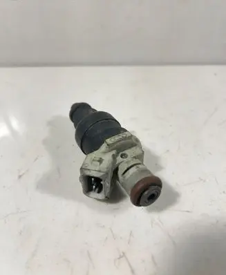 Audi A6 S6 C4 4A Fuel injector 078133551D