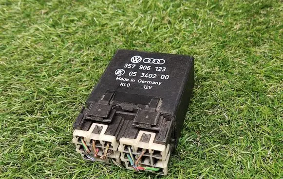Volkswagen PASSAT B3 Other relay 357906123 05340200