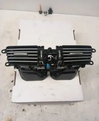 Mercedes-Benz E W212 Dash center air vent grill A2128302541