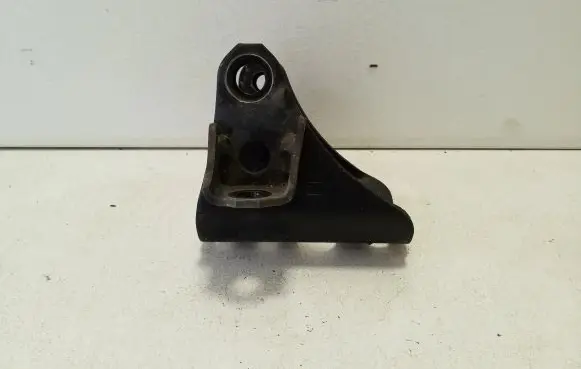 Lexus CT 200H Gearbox mounting bracket