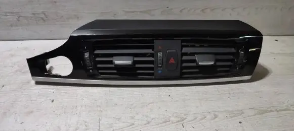 BMW X3 F25 Dash center air vent grill 930340703