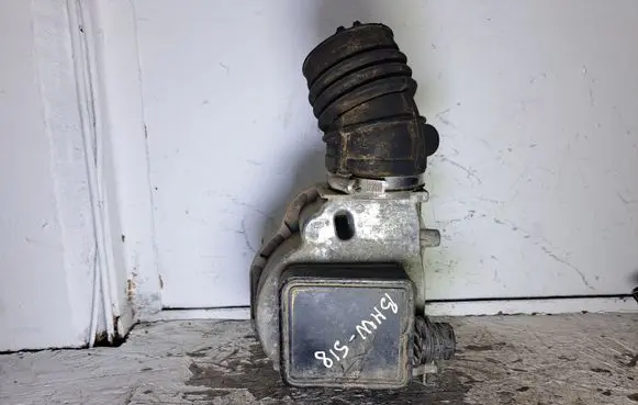 BMW 5 E39 Mass air flow meter 17346559 0280202134 17395761