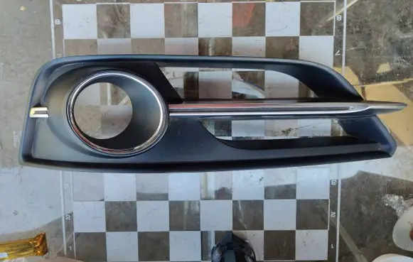 Audi A8 S8 D4 4H ACC Distronic radar sensor grill/trim 4H0807679F