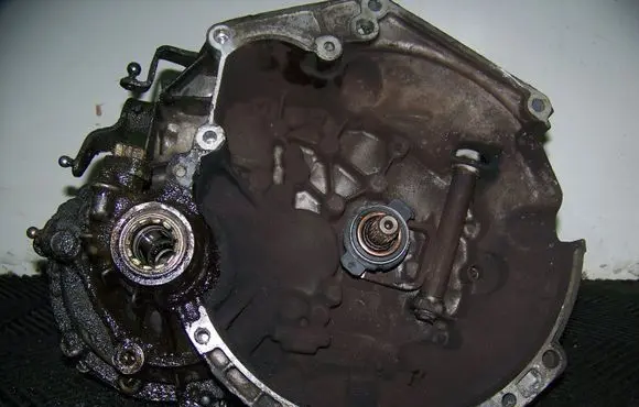 Peugeot 206 Manual 7 speed gearbox 20CP08