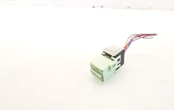 BMW 5 E39 Other relay 8373700