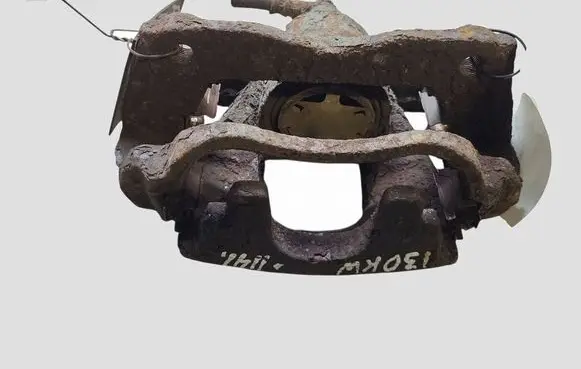 Toyota Auris 150 Front brake caliper