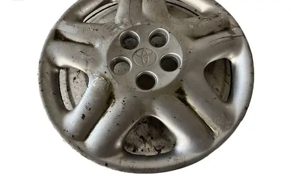 Toyota Avensis T220 R15 wheel hub/cap/trim 4260205080B
