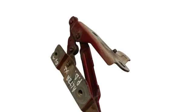 Engine bonnet/hood hinges