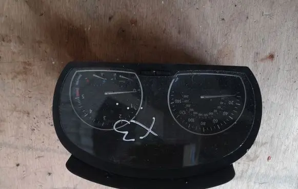BMW X3 E83 Speedometer (instrument cluster) 102468026