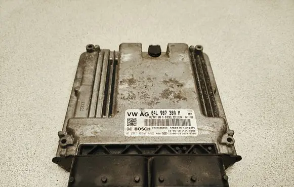 Volkswagen Touran III Engine control unit/module 04L907309M 0281030462