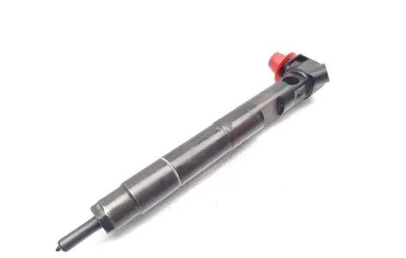 Mercedes-Benz C W204 Fuel injector A6510704987 28348371
