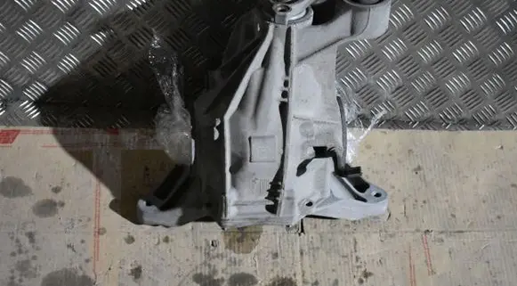 Mercedes-Benz GLE W167 Rear axle beam with reductor A1673500401555525