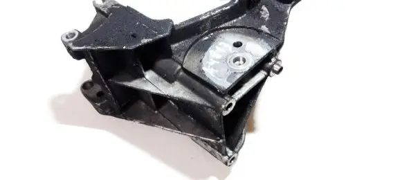 Citroen Xsara Picasso Engine mounting bracket 9643834880 96348179