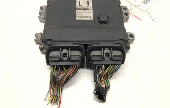 Suzuki SX4 Engine control unit/module ECU 33920-79J1