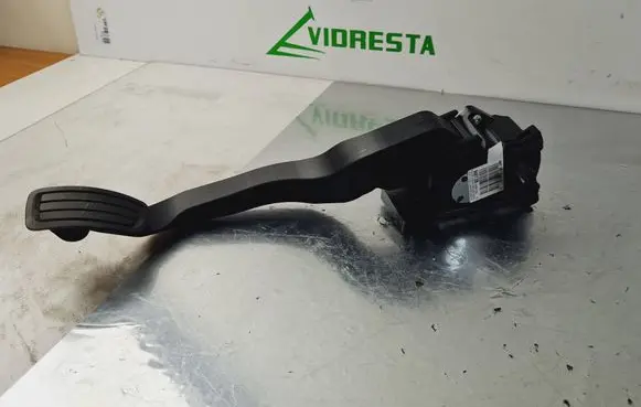 Peugeot 3008 II Accelerator throttle pedal 9674829580