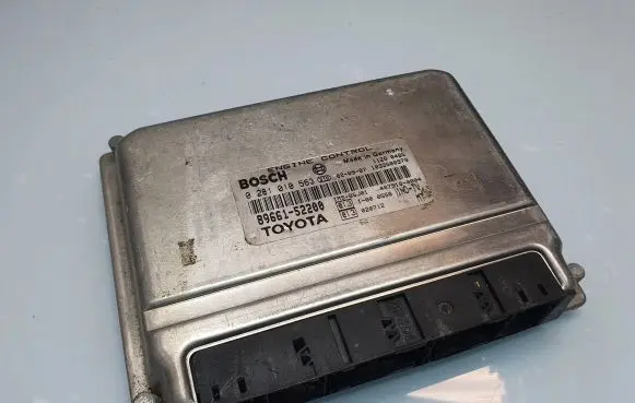 Toyota Yaris Engine control unit/module 8966152200 0281010563