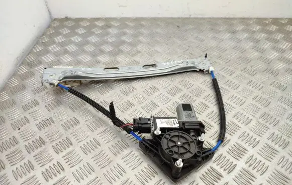 Fiat 500L Rear door window regulator with motor 51980516