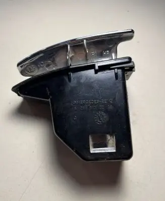 Mercedes-Benz E W211 Car ashtray A2118100233
