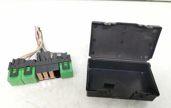 Peugeot 207 Fuse module 9632229480