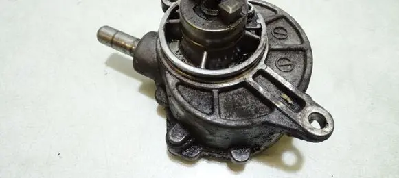 Mercedes-Benz C W204 Vacuum pump