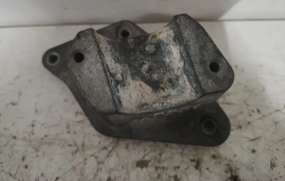 Ford Galaxy Engine mounting bracket 7M3145961G