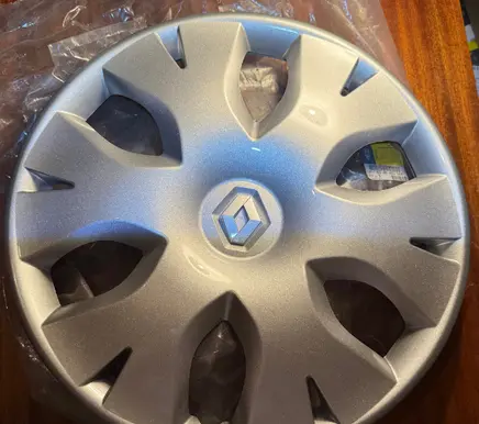 Renault Clio III R16 wheel hub/cap/trim 8200422606