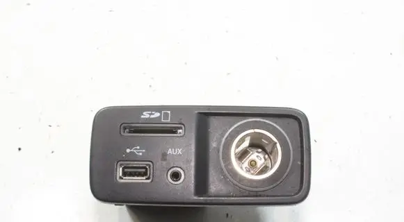 Jeep Cherokee AUX in-socket connector 68139536AC
