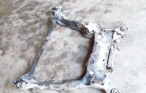 Volvo XC70 Front subframe G9N5000 T033A