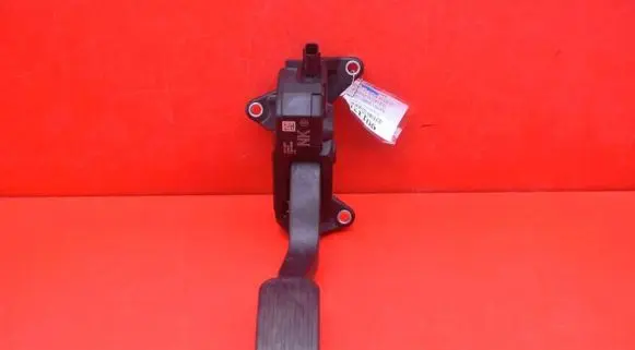Toyota Corolla E10 Accelerator throttle pedal 78110-02211