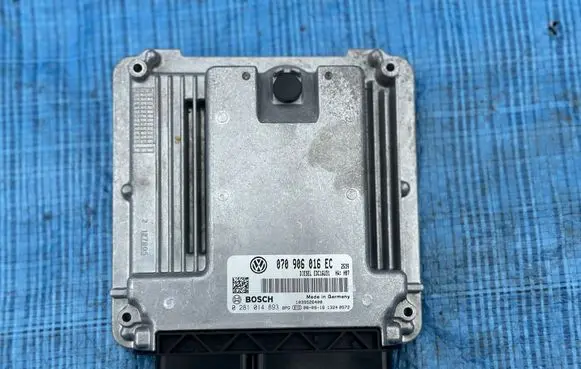 Volkswagen Multivan T5 Engine control unit/module 070906016EC