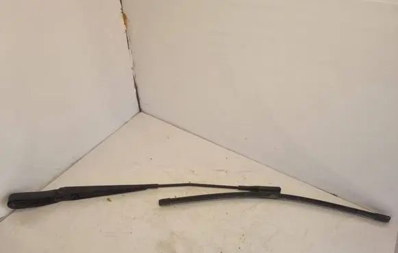 Volvo XC70 Front wiper blade arm 30655615
