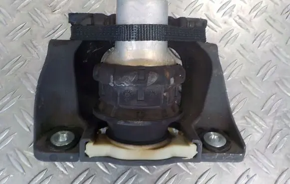 Volvo S90, V90 Engine mount bracket 31480353