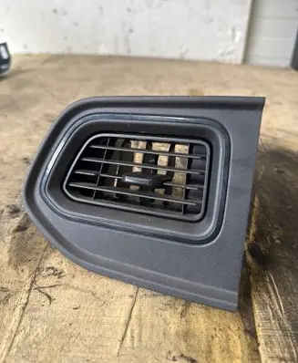 Renault Master III Dashboard air vent grill cover trim 687517173R