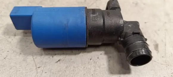 Jaguar XF X260 Windscreen/windshield washer pump AV6113K082AA E23VB