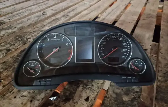 Audi A4 S4 B6 8E 8H Speedometer (instrument cluster) 8E0920900N