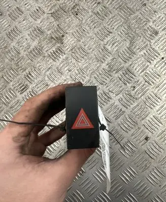 Volkswagen Transporter - Caravelle T4 Hazard light switch