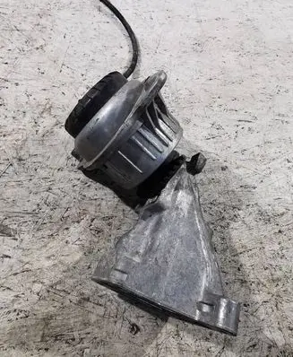 Mercedes-Benz S W222 Engine mounting bracket A6422237304