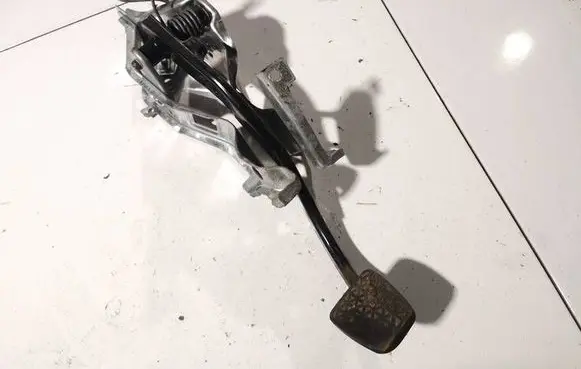Opel Zafira A Brake pedal 