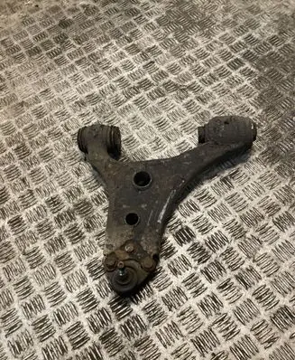 Mercedes-Benz A W169 Front lower control arm/wishbone 1693300100 A1693300100