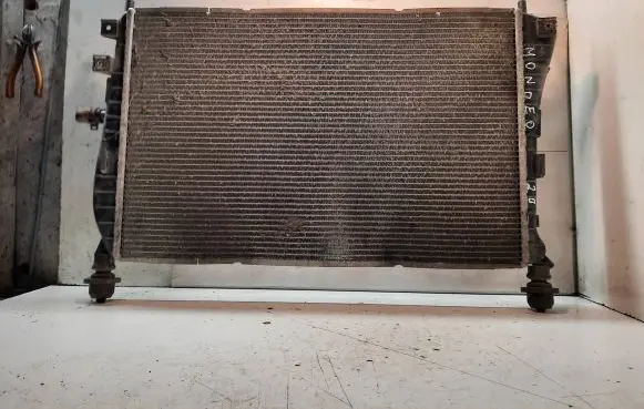 Ford Mondeo Mk III Coolant radiator 2S718C342AD