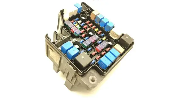 Hyundai Santa Fe Fuse module 91950-2B100