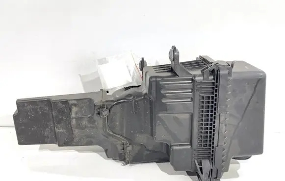 Hyundai i20 (GB IB) Air filter box 28110-C8100