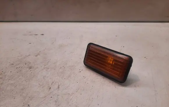 Volkswagen PASSAT B3 Front fender indicator light 357949117