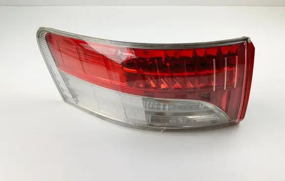 Toyota Avensis T270 Rear/tail lights 