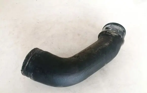 Volkswagen Polo IV 9N3 Intercooler hose/pipe 6q0145838