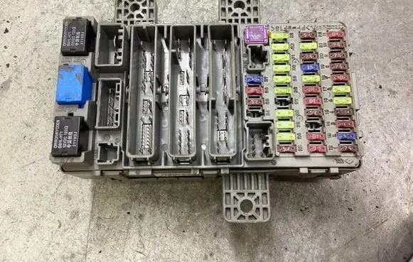 Honda Civic Fuse module 37832LN 2LN1TD0A080920