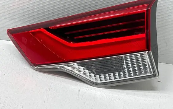 Toyota Highlander XU50 Tailgate rear/tail lights 815800E120